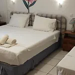 4 Seasons 1 Apartment *