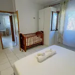 4 Seasons 1 Apartment *