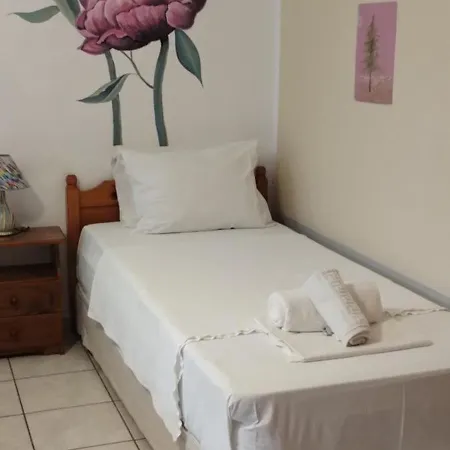 4 Seasons 1 * Neokhorion (Messenia)