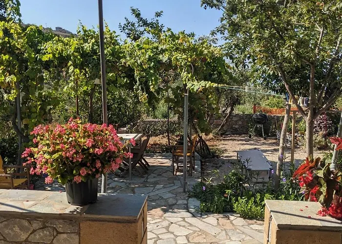 4 Seasons 1 * Neokhorion (Messenia)