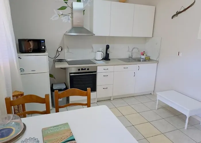 4 Seasons 1 Neokhorion (Messenia)